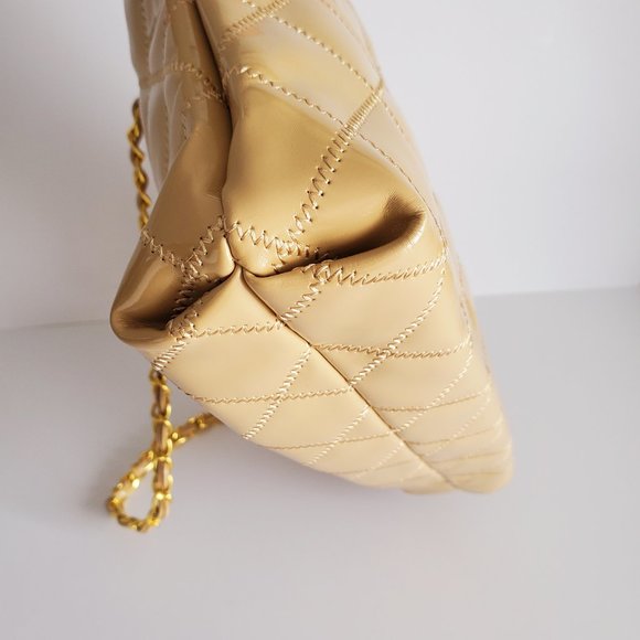 ELIZABETH GRANT Large Makeup Travel Bag Cream Quilted Patent Woven Chain Strap - Picture 3 of 3